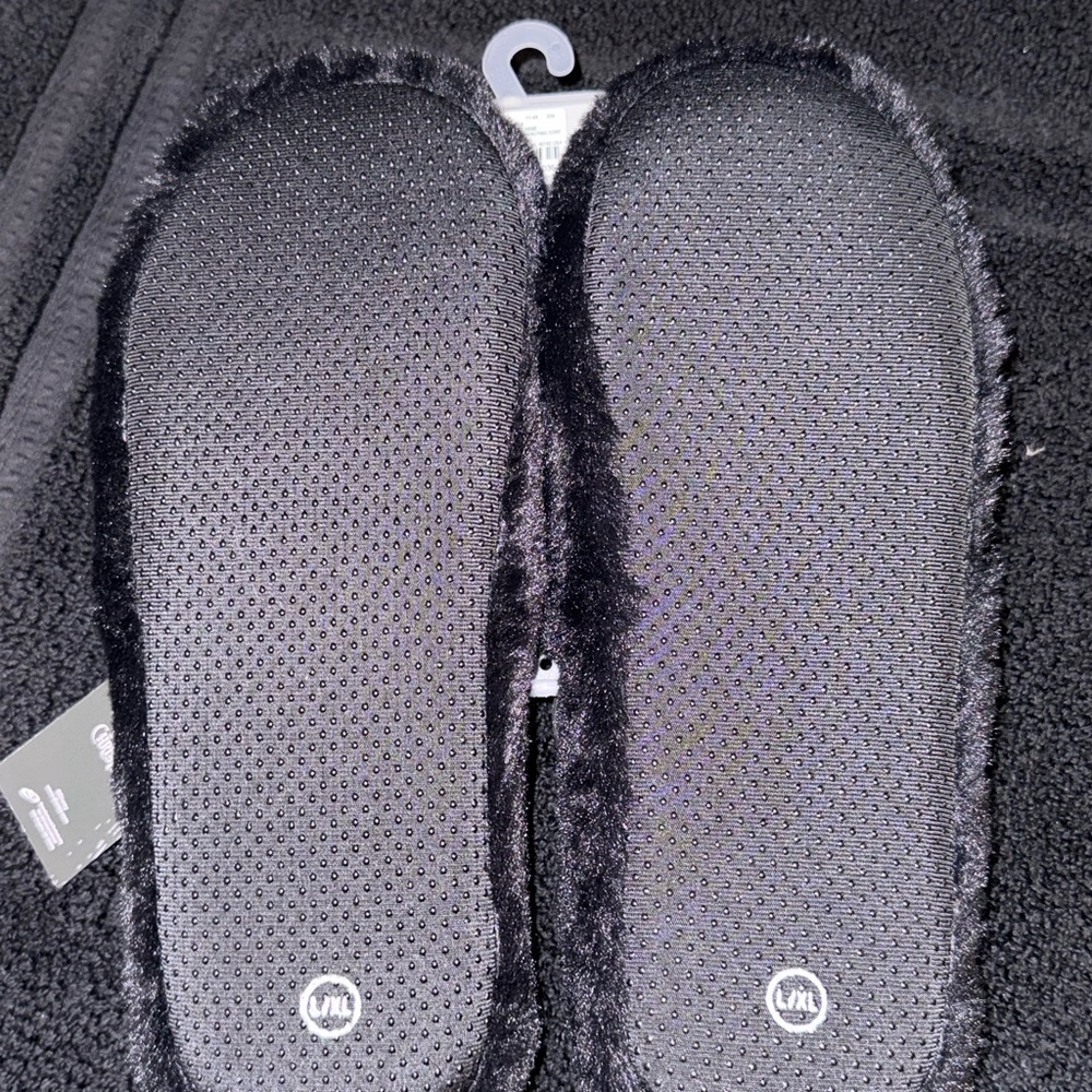 ‼️FINAL PRICE DROP BEFORE DONATION‼️BNWT Nightmare before Christmas slippers - Picture 2 of 3